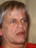 Klaus Kinski während einer Pressekonferenz anlässlich seines neuen Films "Kommando Leopard" im Hamburger Hotel "Atlantic".