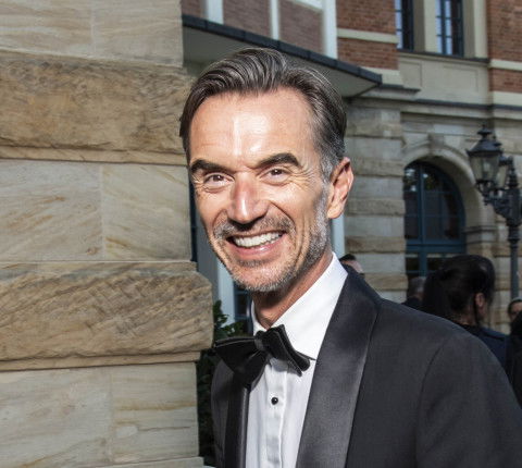 Bevor Florian Silbereisens Karriere im Musikbusiness startete, begann er eine Ausbildung und absolvierte zuvor ein Praktikum. Doch schnell schmiss er seine Ausbildusstelle hin. 