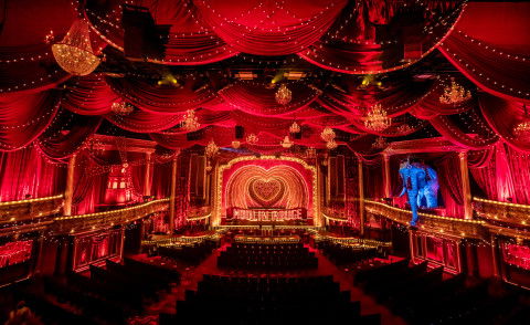 Der Saal von  „Moulin Rouge! Das Musical“
