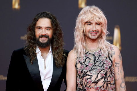 Bill und Tom Kaulitz auf dem Red Carpet beim Deutschen Fernsehpreis 2024