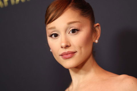 Sängerin Ariana Grande trauert um ihre Hündin Coco.