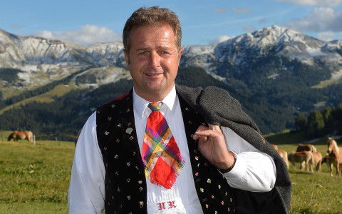 Kastelruther-Spatzen-Sänger Norbert Rier bekommt beim Anblick einiger Schlagerformate Kopfschmerzen.