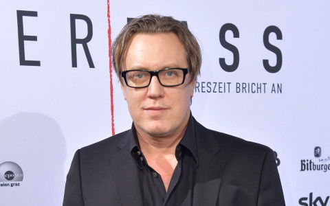 Schauspieler Nicholas Ofczarek hat erstmals öffentlich über seine MS-Diagnose gesprochen.