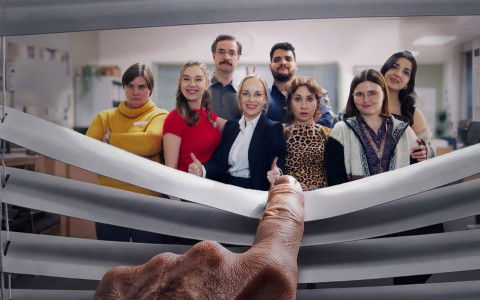 "Nine to Five - Das Amt" setzt das Comedy-Potenzial des deutschen Amtsalltags im Rahmen einer achtteiligen Mockumentary-Serie um.