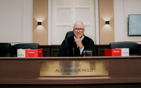 Alexander Hold