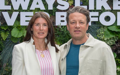 Jools und Jamie Oliver sind seit dem Jahr 2000 miteinander verheiratet.