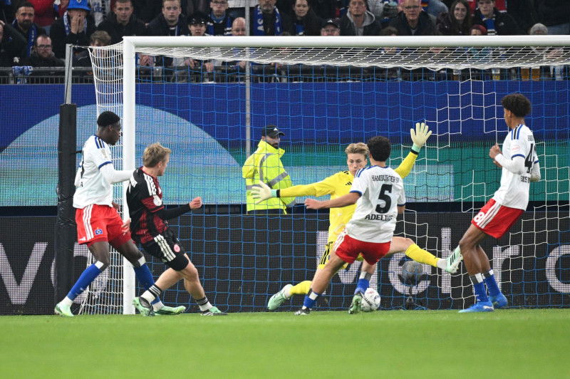 Eintracht Frankfurt im Fokus: Fans provozieren HSV mit riesigem Banner