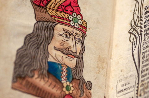 Eine Zeichnung in einer Handschrift der Bayerischen Staatsbibliothek aus München soll den Früsten Vlad zeigen.