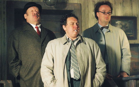 Chefinspektor Even Longer (Oliver Kalkofe, Mitte, mit Oliver Welke, rechts und Wolfgang Völz) ist auf der Jagd nach dem dämonischen Wixxer. 